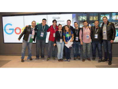 Todos nós juntos. Top Contributors Brasil e nossa gerente de comunidade