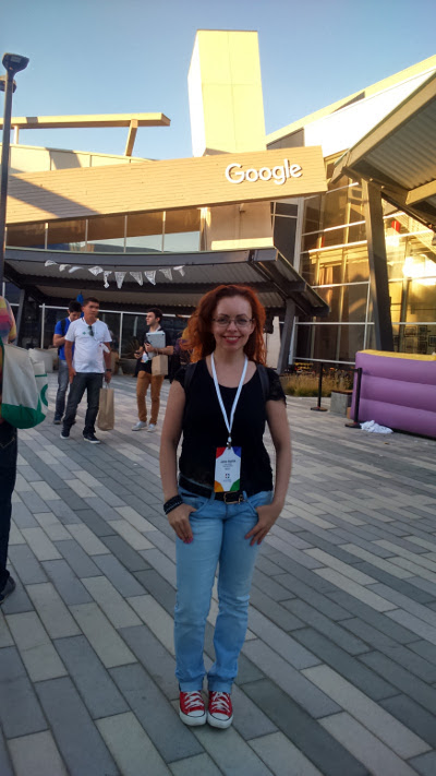 Jane Audrei conhecendo os prédios da Google em Mountain View