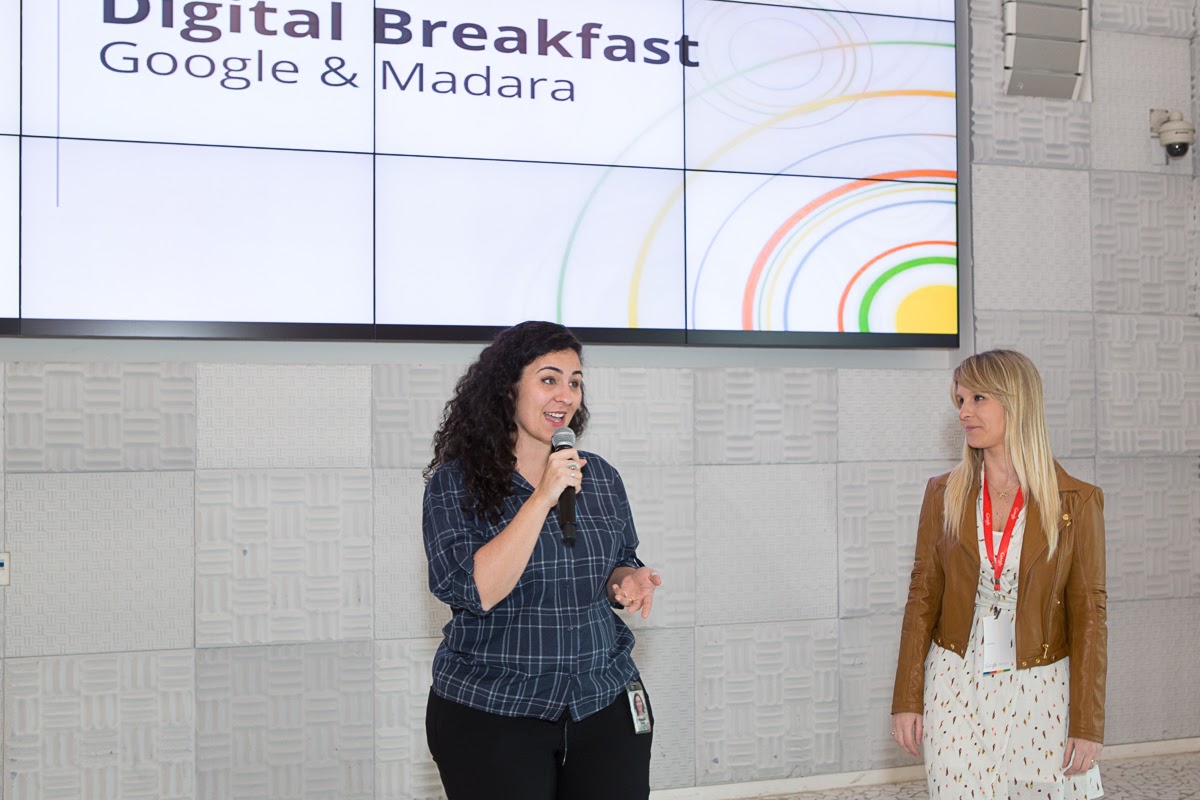 Colaboradores do Google palestrando