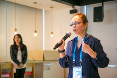 Jane Audrei palestrando.