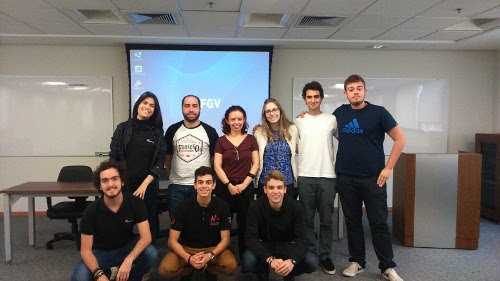 Jane Audrei ministrando aula.