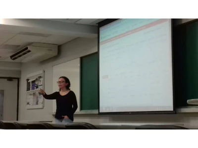 Jane Audrei ministrando aula .
